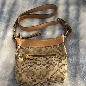 Coach Vintage 2006 Tan Crossbody Shoulder Bag-EUC